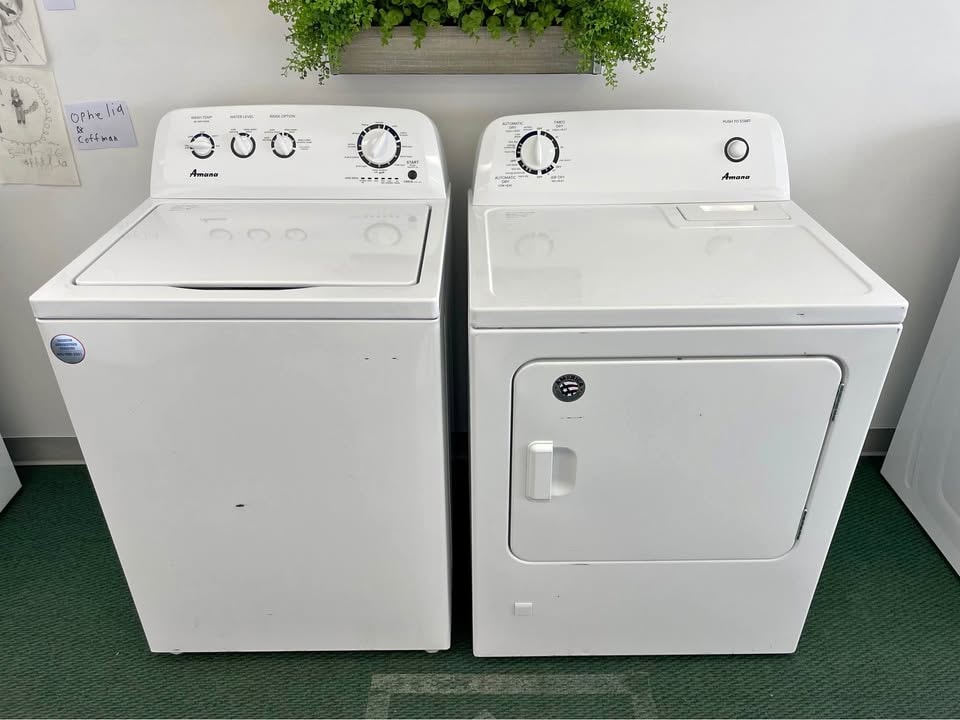 Amana Washer & Propane Dryer Set