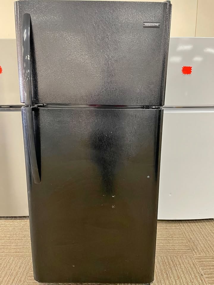 Frigidaire Refurbished 30" Top-Freezer Refrigerator 18 Cu. Ft. — Black
