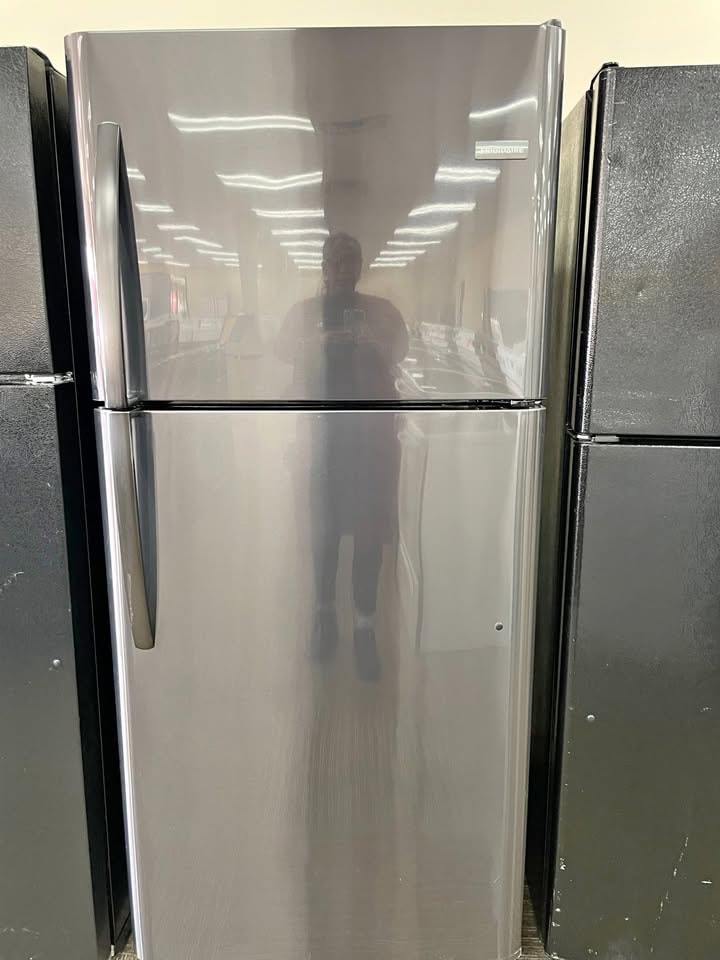 Frigidaire Refurbished 30" Top-Freezer Refrigerator 20.4 Cu. Ft. — Silver