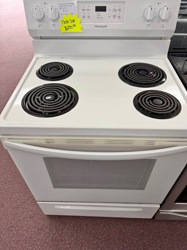 Frigidaire 30" Freestanding Electric Range