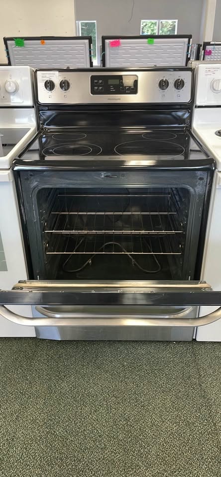 Frigidaire 30" Freestanding Electric Range 5.3 Cu. Ft. — Stainless Steel