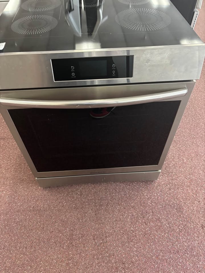 Frigidaire 30" Slide-In Induction Range — Stainless Steel | Plainwell