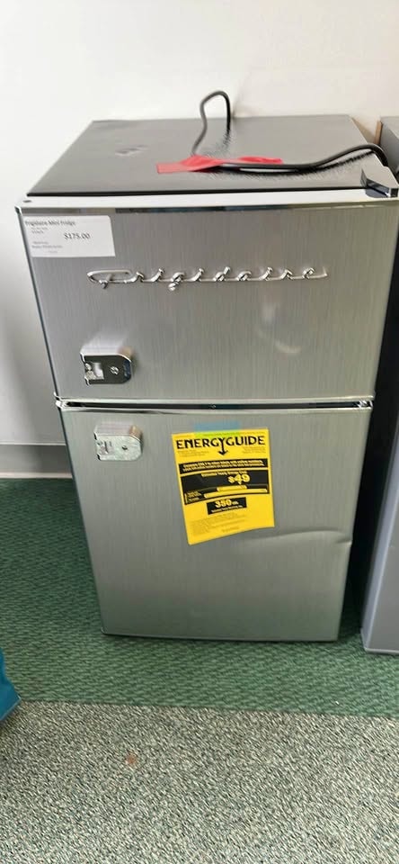 Frigidaire 3.1 Cu. Ft. Retro 2-Door Compact Fridge — Platinum