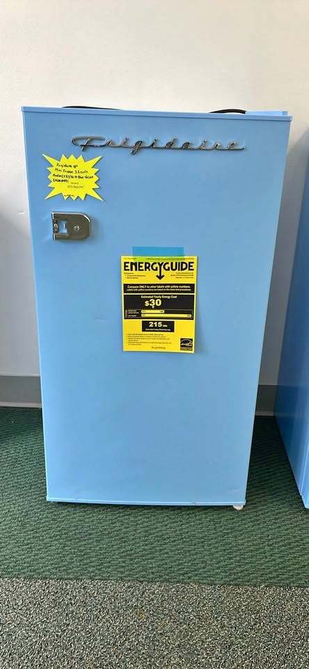 Frigidaire 3.2 Cu. Ft. Retro Mini Fridge — Blue