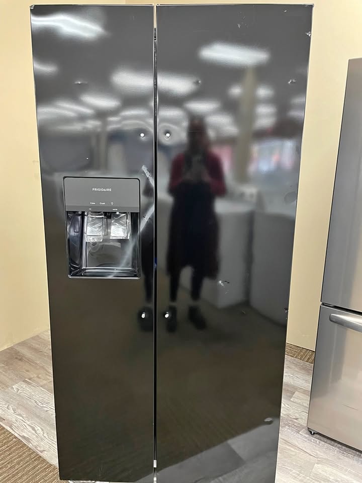 Frigidaire 33" Side-by-Side Refrigerator