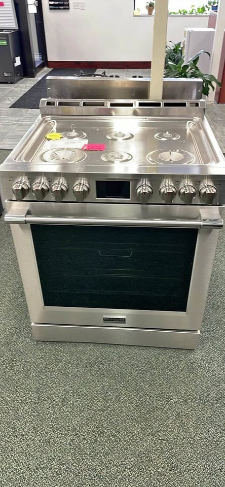 Frigidaire Professional 30" Slide-In Gas Range
