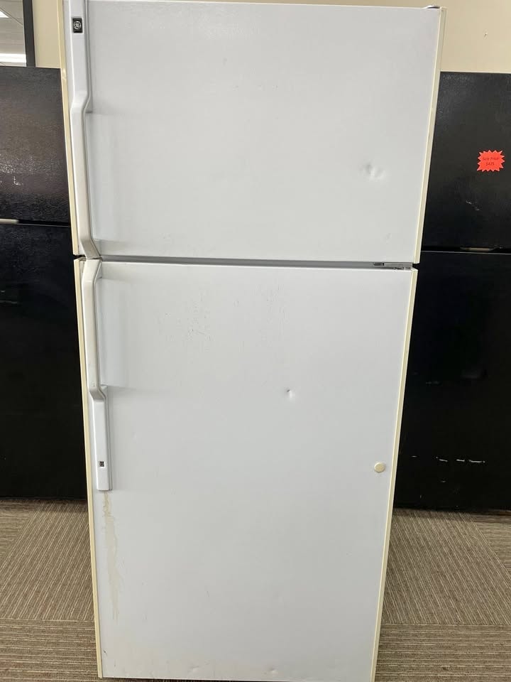 GE 16 Cu. Ft. Top-Mount Refrigerator — White