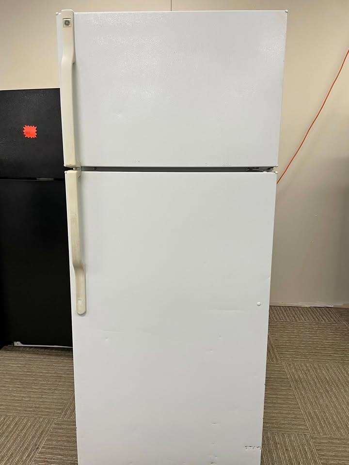 GE 18.1 Cu. Ft. Top-Freezer Refrigerator