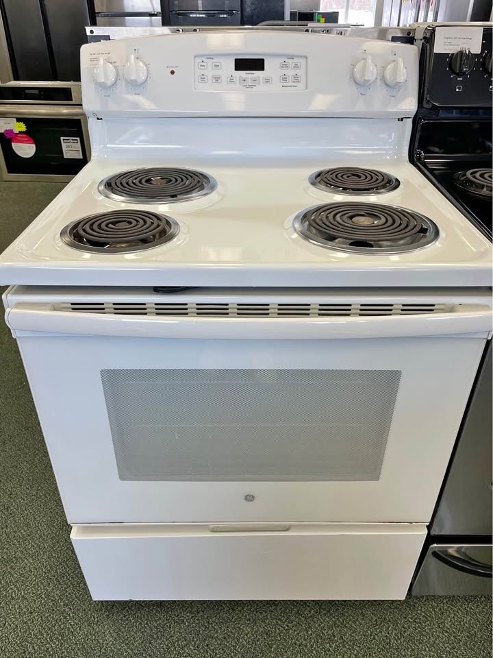 GE 30" Freestanding Electric Range 5.0 Cu. Ft. — White