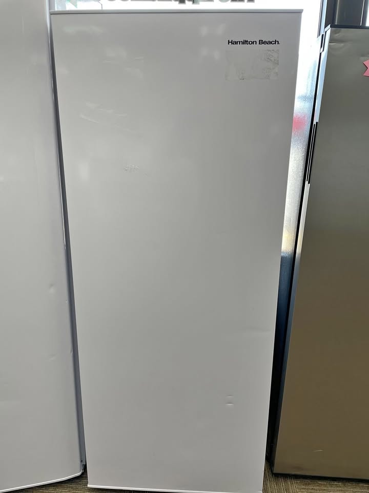 Hamilton Beach 10 Cu. Ft. Upright Freezer — White