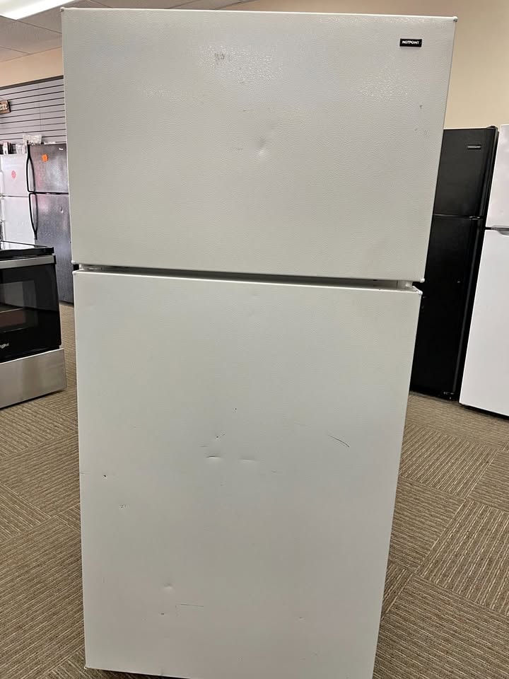 Hotpoint Refurbished 15.5 Cu. Ft. Top-Freezer Refrigerator — White