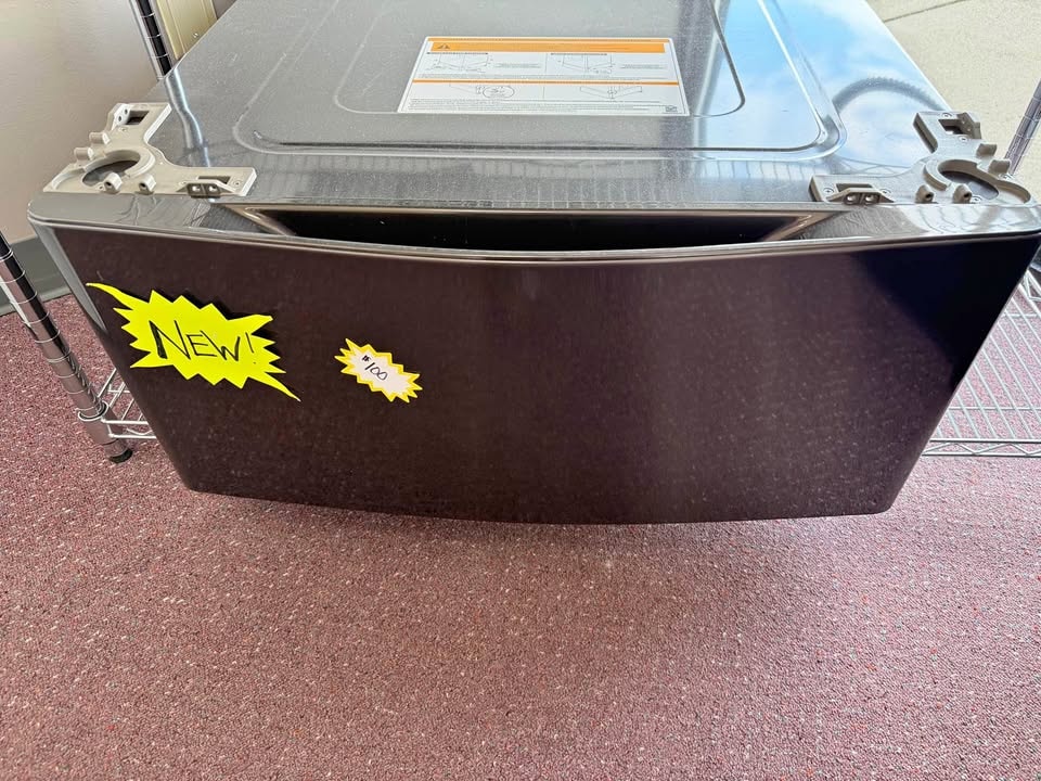 LG 29" Pedestal Washer