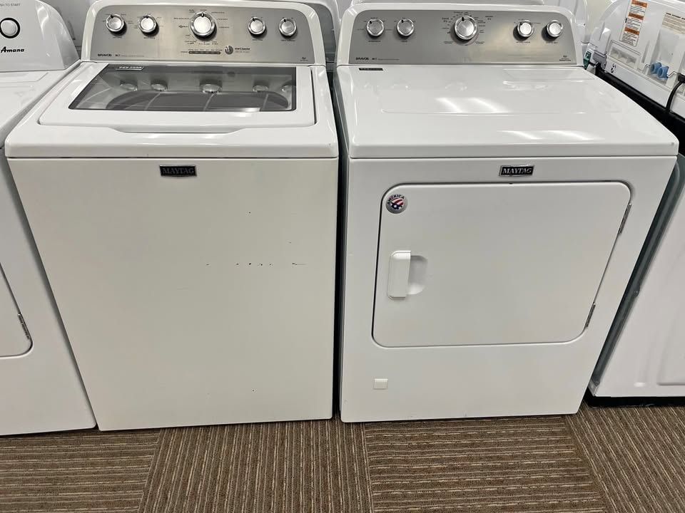 Maytag Bravos 28" Top Load Washer & 29" Propane Dryer Set — White
