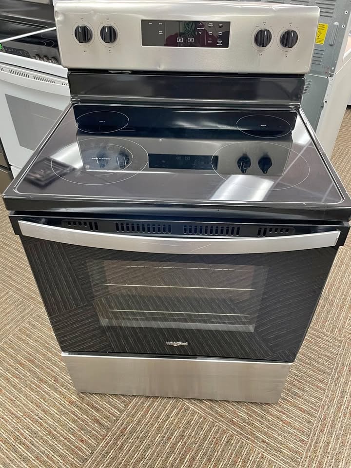 Whirlpool Refurbished 30" Freestanding Electric Range with 4 Radiant Elements — Black
