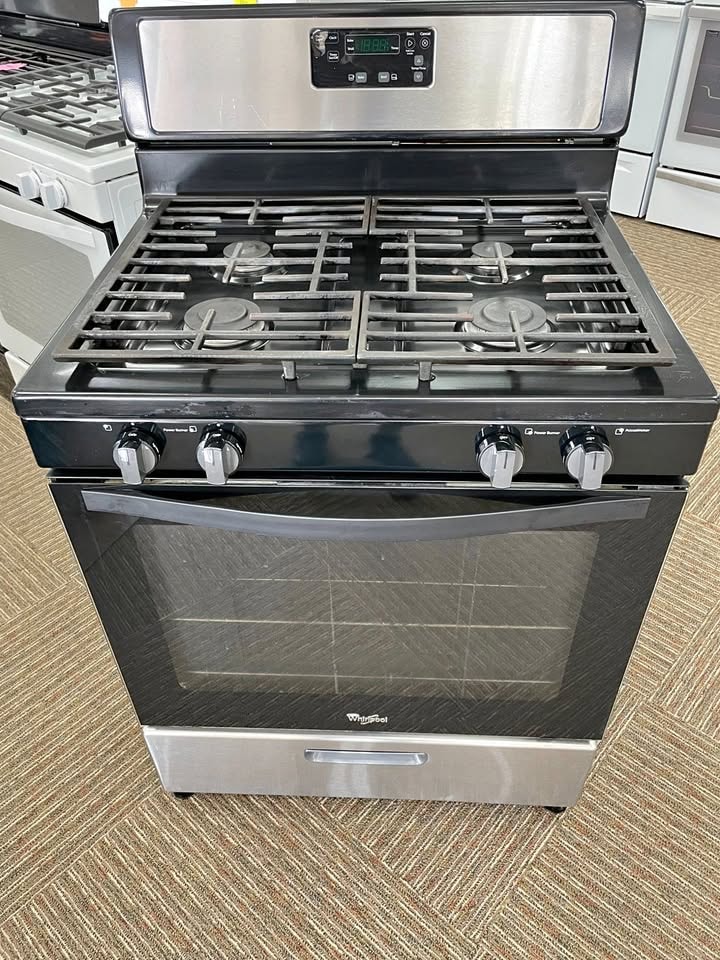 Whirlpool Refurbished 30" Freestanding Gas Range — Black